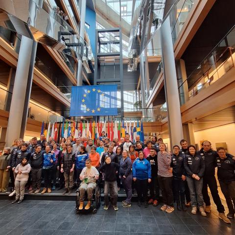 Una foto di gruppo scattata a Strasburgo.