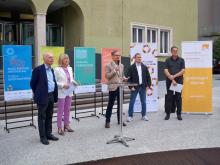 Günther Sommia (moderazione) con i 4 relatori/relatrici.