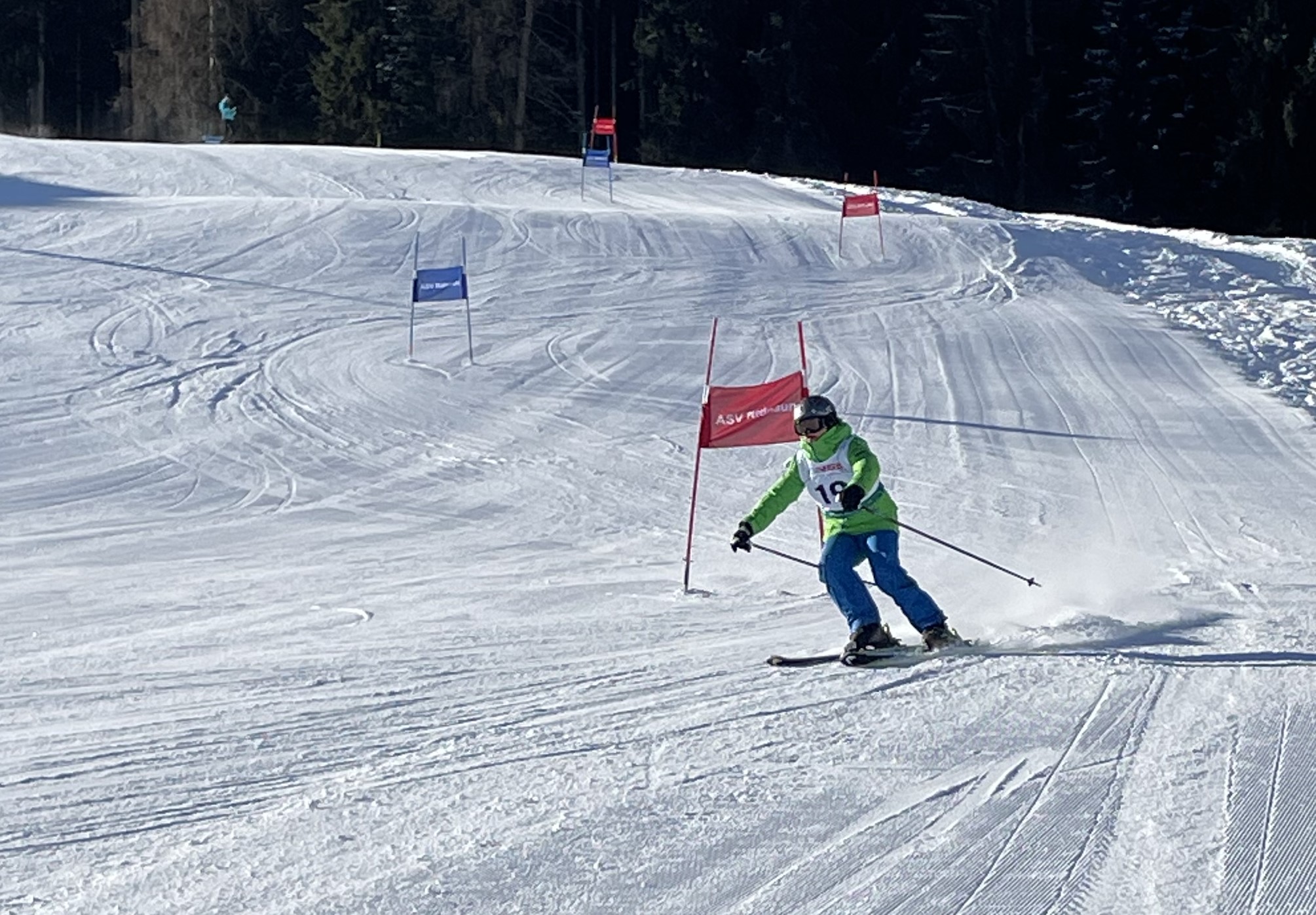 Un partecipante allo slalom gigante