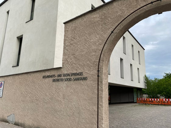 Eingang zu den Büros eines Sozialdienstes