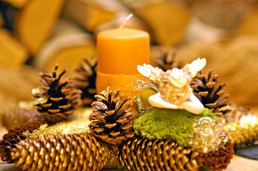 Candela con ornamento